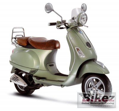 2013 Vespa LXV 125 i.e. photo